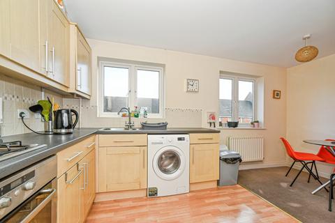 3 bedroom end of terrace house for sale, Padstow Road - Churchward, Swindon, SN2