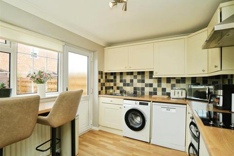2 bedroom end of terrace house for sale, Netherwindings, Haxby, York, YO32 3FB