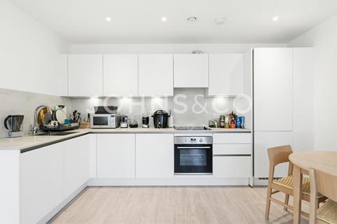 2 bedroom apartment to rent, Hayes Village, Hayes, London, UB3