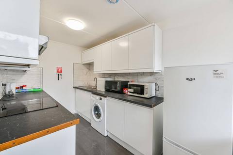 5 bedroom flat to rent, Beaconsfield Road, Elephant and Castle, London, SE17