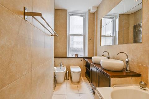 2 bedroom flat to rent, Grays Inn Road, Bloomsbury, London, WC1X