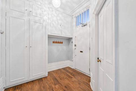 Grays Inn Road, Bloomsbury, London, WC1X