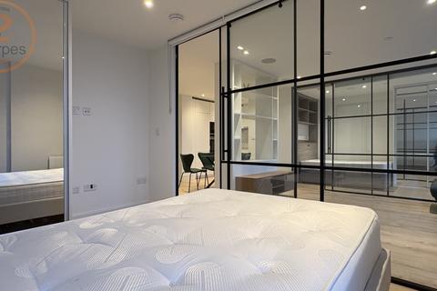 2 bedroom apartment to rent, , Coombe Hill House, Beverley Way, London