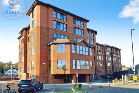 2 bedroom apartment to rent, , Coombe Hill House, Beverley Way, London