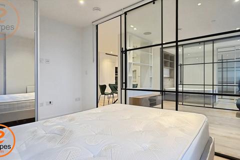 2 bedroom apartment to rent, , Coombe Hill House, Beverley Way, London