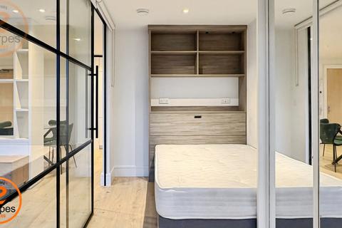 2 bedroom apartment to rent, , Coombe Hill House, Beverley Way, London