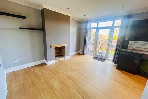 3 bedroom semi-detached house to rent, Chatham Road, Maidstone, ME14