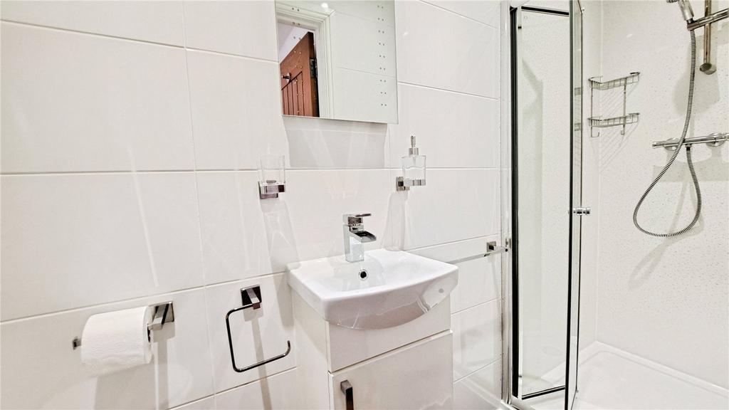 En-Suite 2