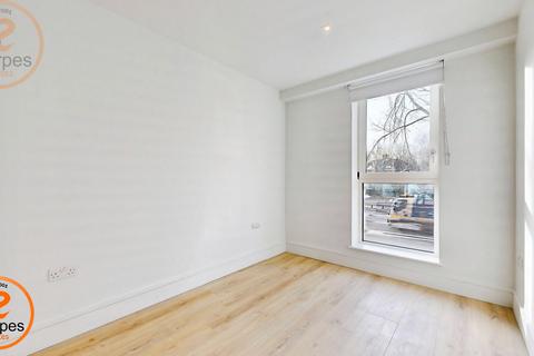 2 bedroom apartment to rent, Flat 6, Coombe Hill House, Beverley Way, London