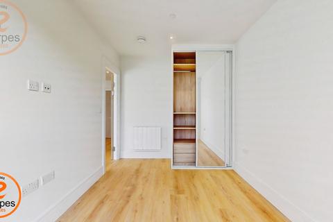 2 bedroom apartment to rent, Flat 6, Coombe Hill House, Beverley Way, London