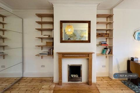 undefined, Rodborough Road, London, NW11