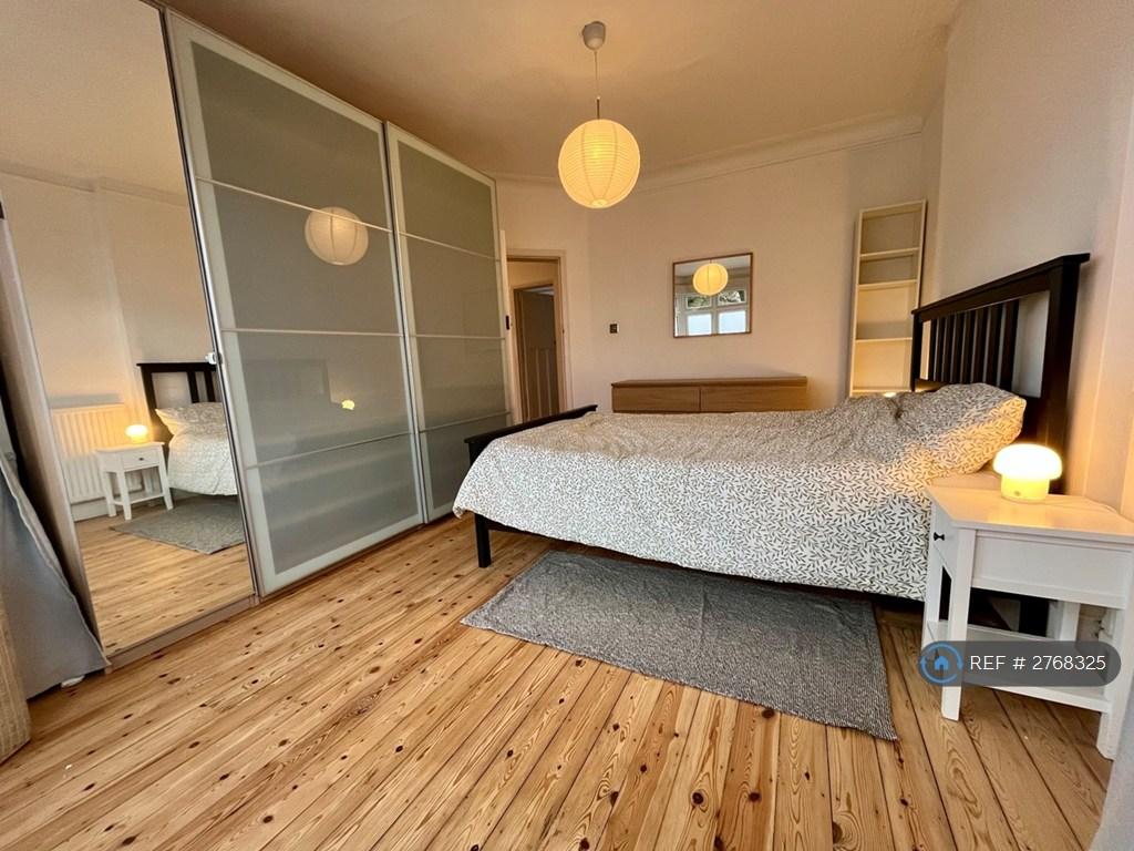 Large South-Facing Bedroom With Bow Window