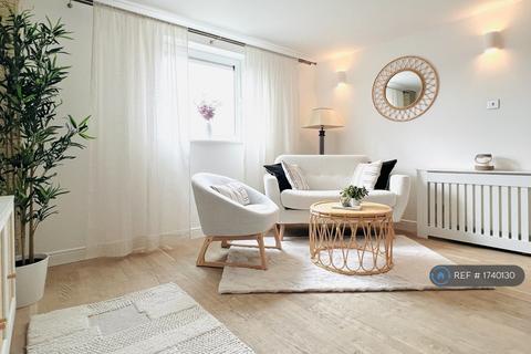 1 bedroom flat to rent, Greenfell Mansions, London, SE8