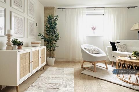 1 bedroom flat to rent, Greenfell Mansions, London, SE8