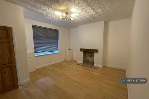 3 bedroom end of terrace house to rent, Mealhouse Lane, Atherton, Manchester, M46