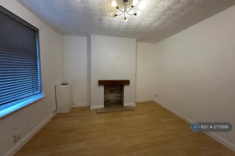 3 bedroom end of terrace house to rent, Mealhouse Lane, Atherton, Manchester, M46