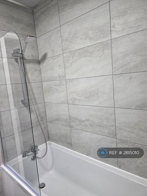 Bath With Shower