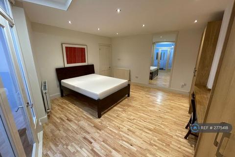 2 bedroom flat to rent, Lillie Road, London, SW6