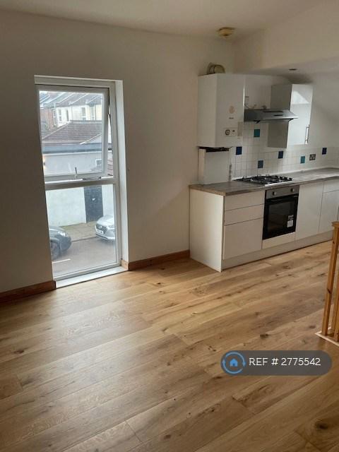 1st Floor Lounge/Kitchen