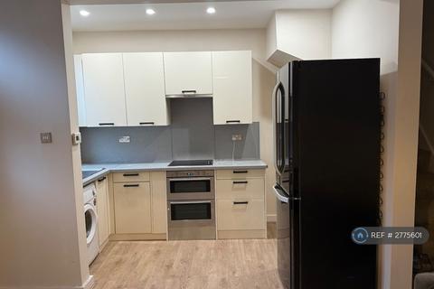 3 bedroom terraced house to rent, Highbury Terrace, Leeds, LS6
