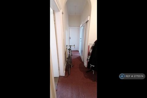 5 bedroom flat to rent, East Preston Street, Edinburgh, EH8