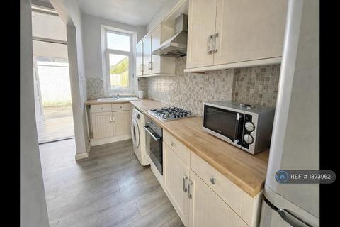 3 bedroom end of terrace house to rent, Ridgill Avenue, Skellow, Doncaster, DN6