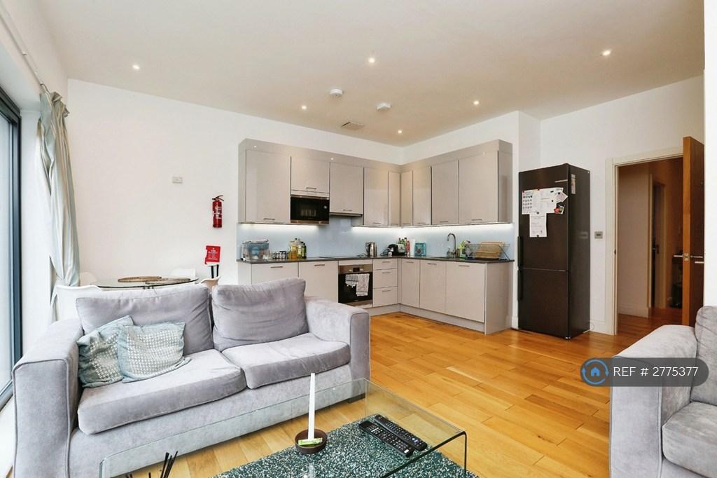 Kitchen/Lounge Area