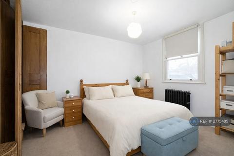 1 bedroom flat to rent, St. John Street, London, EC1M