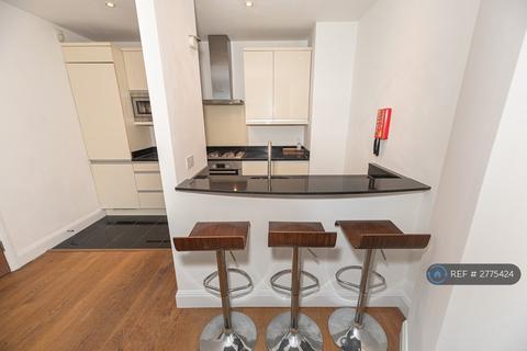 2 bedroom flat to rent, Bondway, London, SW8