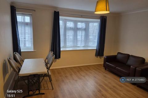 2 bedroom flat to rent, Lantern Close, Wembley, HA0