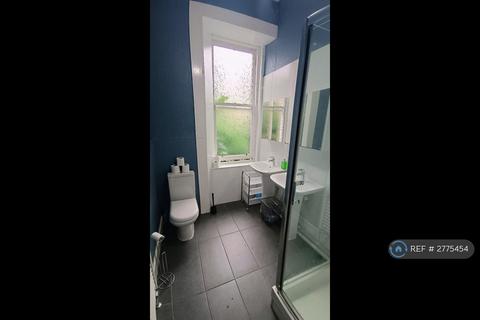5 bedroom flat to rent, South Clerk Street, Edinburgh, EH8