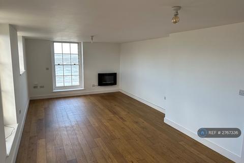 2 bedroom flat to rent, Royal Seabathing, Margate, CT9