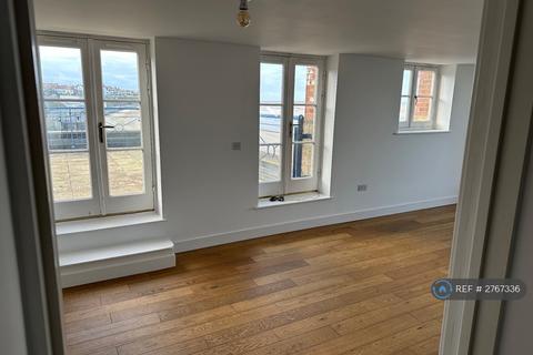 2 bedroom flat to rent, Royal Seabathing, Margate, CT9