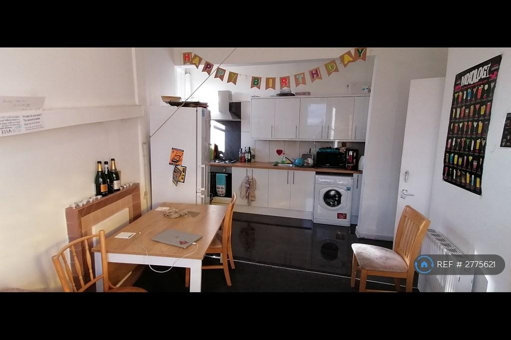 Kitchen / Living Room