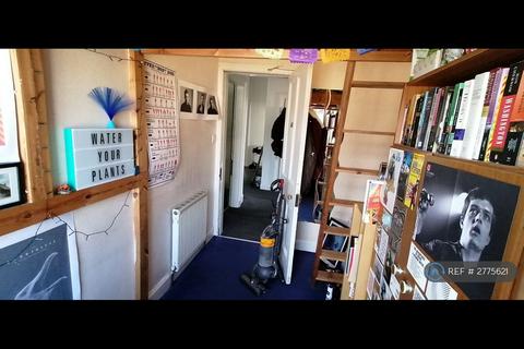 5 bedroom flat to rent, East Preston Street, Edinburgh, EH8