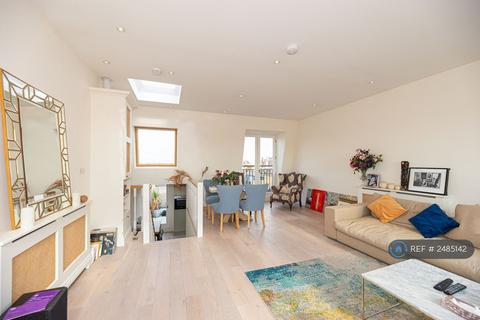 2 bedroom flat to rent, Fulham Palace Road, London, SW6