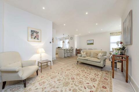 3 bedroom flat to rent, Culford Gardens, London SW3