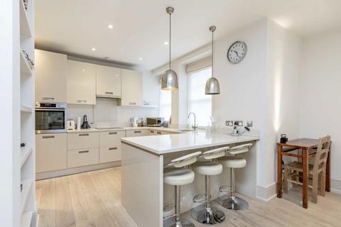 3 bedroom flat to rent, Culford Gardens, London SW3