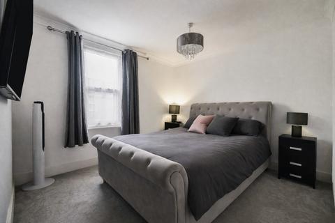 2 bedroom terraced house for sale, Railway Street, Gravesend, DA11