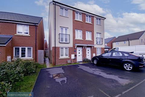 3 bedroom townhouse for sale, Vita Avenue, Kings Down, Bridgwater