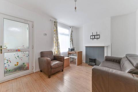 2 bedroom terraced house to rent, Johns Terrace, Croydon, CR0