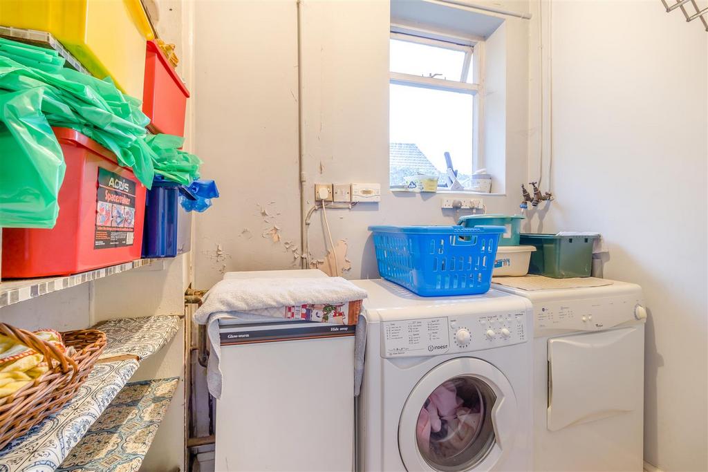 8676442-interior20.jpg