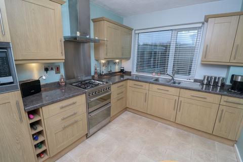 3 bedroom semi-detached house for sale, Hartside Crescent, Winlaton