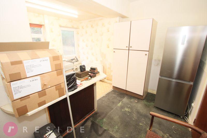 Dining Room /...