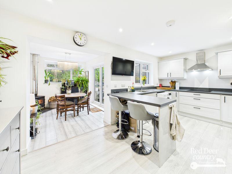 Kitchen/Breakfast