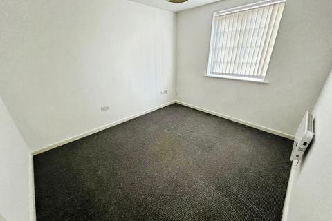 2 bedroom apartment for sale, Douglas Chase, Radcliffe