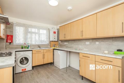 3 bedroom terraced house to rent, Hanover Park Peckham SE15