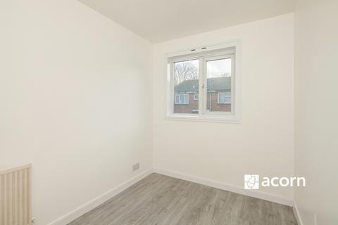 3 bedroom terraced house to rent, Hanover Park Peckham SE15