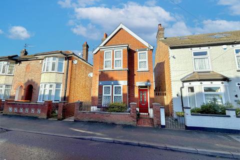 4 bedroom detached house for sale, Park Street, Dunstable