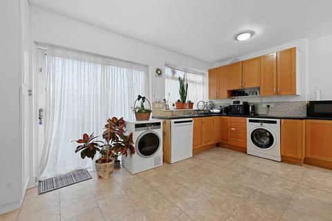 4 bedroom terraced house for sale, Minehead Road, Harrow
